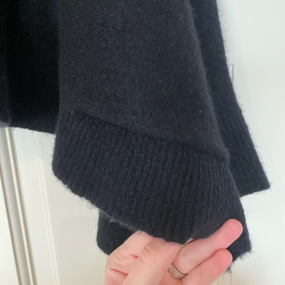 [Vince] Cropped Sweater - Picture 3 of 5